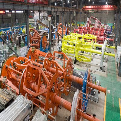 Máquina de colocación que proporciona una alta productividad y un bajo consumo de energía para la fabricación de cables multicore